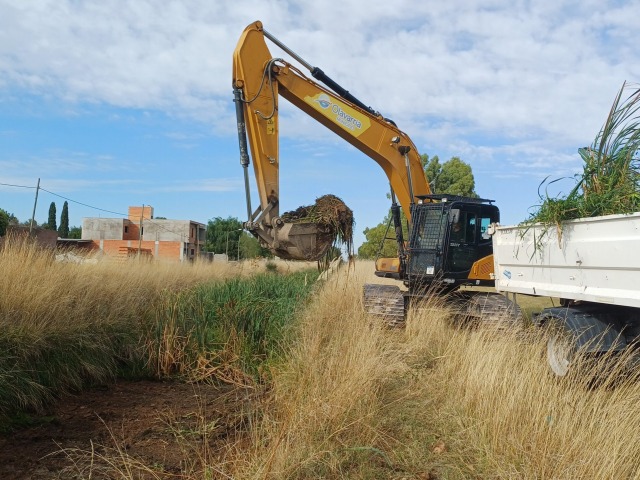 Realizaron mantenimiento del desag�e pluvial en la Av. Per�n